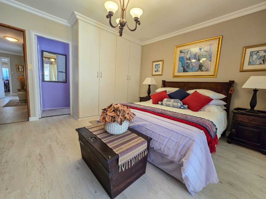 4 Bedroom Property for Sale in Stilbaai Wes Western Cape